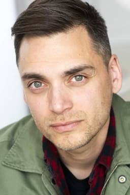 Erik Athavale headshot