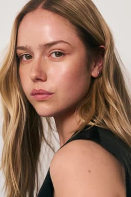 Amélie Hoeferle headshot