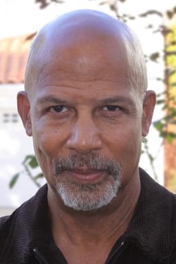 Michael Warren headshot