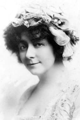 Cecilia Loftus headshot