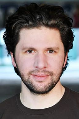 Louis Hobson headshot
