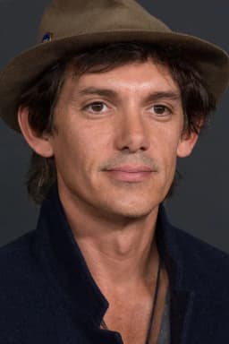 Lukas Haas headshot