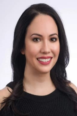 Angélica Alcaide headshot
