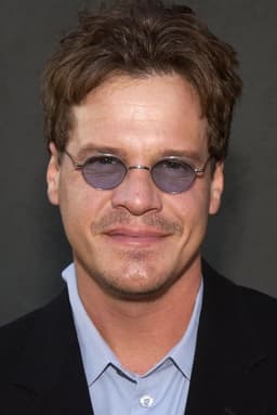 Craig Sheffer headshot