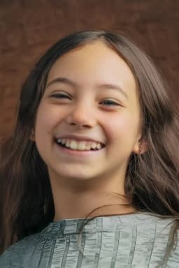 Naíma Sentíes headshot