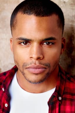 Chris Warren headshot