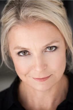 Tracey Roath headshot