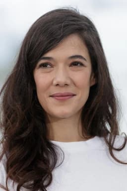 Mélanie Doutey headshot