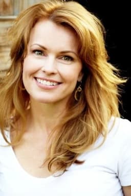 Cindy Lentol headshot