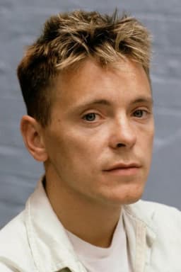 Bernard Sumner headshot