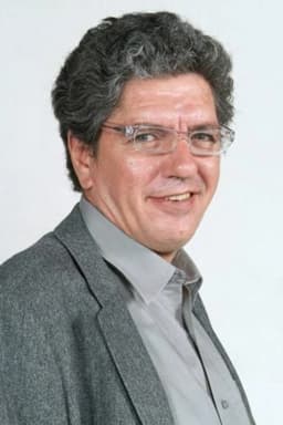 Antonio Dechent headshot