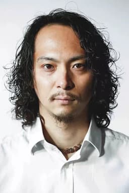 Leo Ashizawa headshot