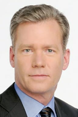Chris Hansen headshot