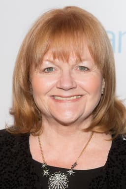 Lesley Nicol headshot