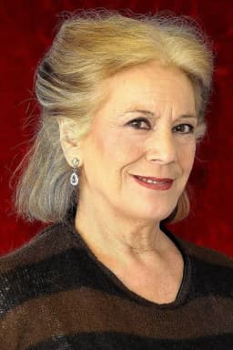 Terele Pávez headshot
