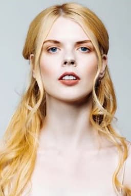 Ayvianna Snow headshot