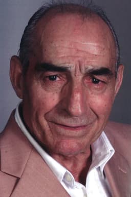 Saturnino García headshot