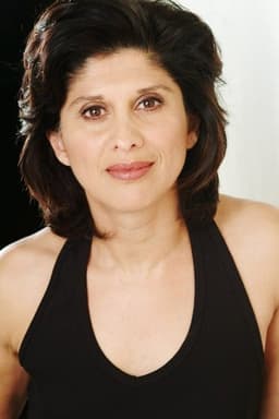 Veena Sood headshot