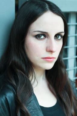 Vicki Glover headshot