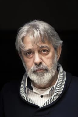 Chete Lera headshot
