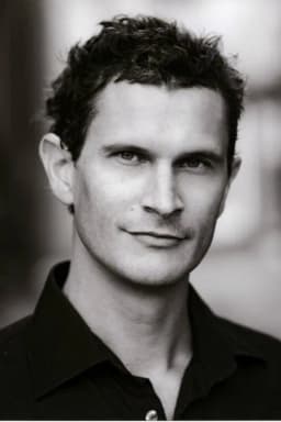 Hugh Sexton headshot