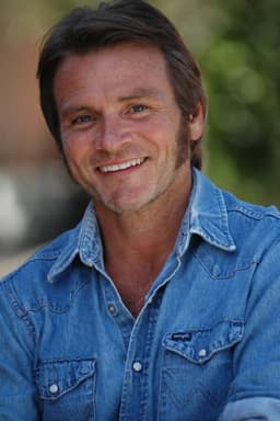Douglas Bennett headshot