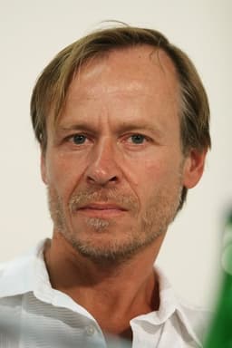 Karel Roden headshot