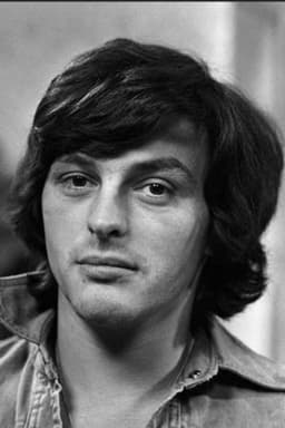 Robin Stewart headshot