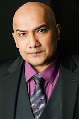 Seth Ranaweera headshot