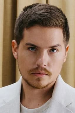 Dylan Sprouse headshot
